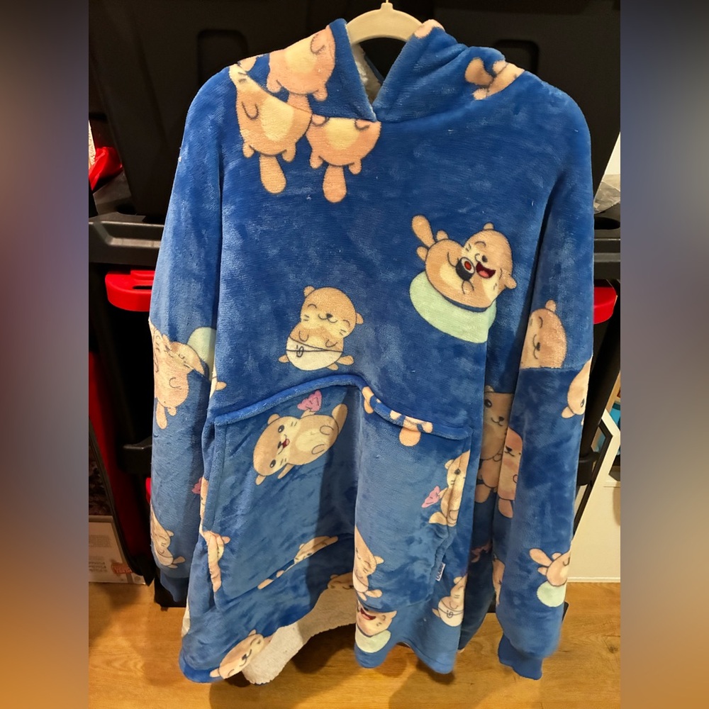 Blue Oodie with otters